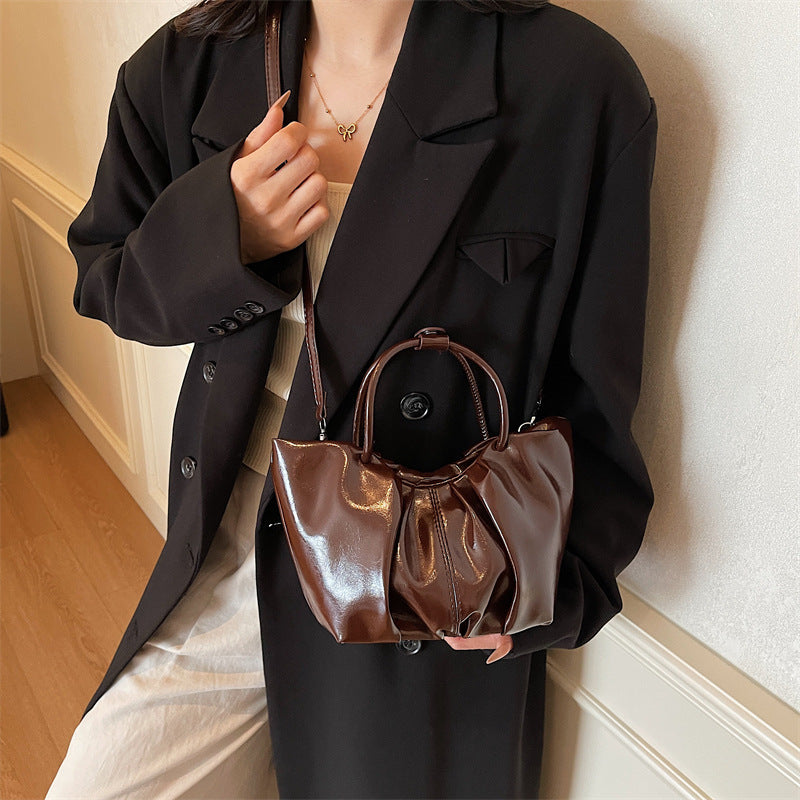 Manufacturer Wholesale Pleated Cloud Bag for Women 2025 New Vintage Texture Casual Handbag and Crossbody Bag