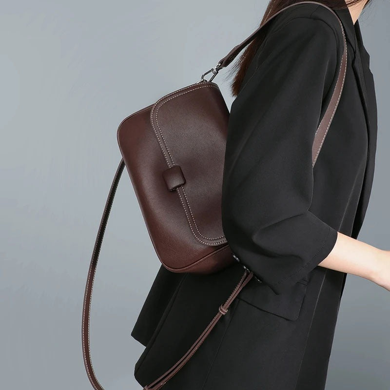 Women's Cowhide Small Square Bag, New Autumn\u002FWinter Crossbody Bag, Vintage Single-Shoulder Design, Luxurious Versatile Women's Bag, Fashionable Commuting Style