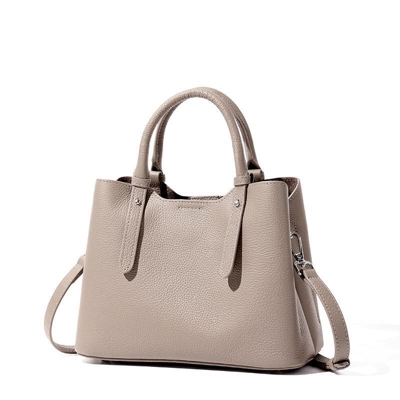 1pc Contemporary Black Real Leather Tote Bag Featuring a Zipper Closure And Lined Edges | Can Be Hand Washed Or Dry Cleaned | Suitable for Everyday Travel And Casual Occasions