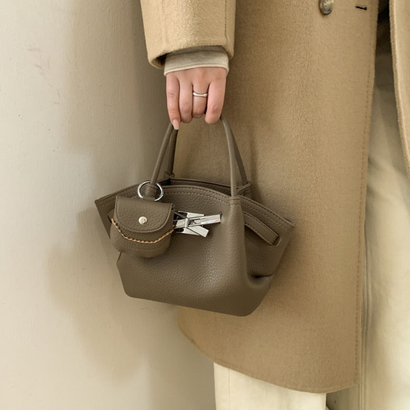 Fashionable Large-capacity Women's Underarm Bag, 2025 New Commuter Handbag, Stylish and Simple Western-style Single-shoulder Vegetable Basket Bag