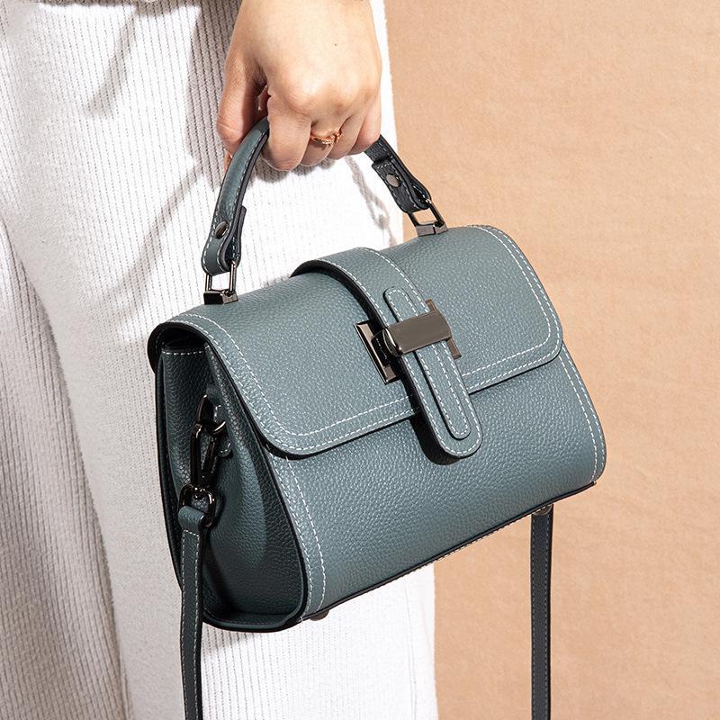 1pc Contemporary Chic Handbag for Women Made from Authentic Leather, Featuring a Solid Color And Polyester Lining, Suitable for Everyday Use, And Can Be Hand Washed Or Dry Cleaned