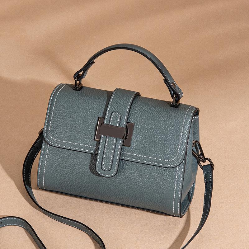 1pc Contemporary Chic Handbag for Women Made from Authentic Leather, Featuring a Solid Color And Polyester Lining, Suitable for Everyday Use, And Can Be Hand Washed Or Dry Cleaned
