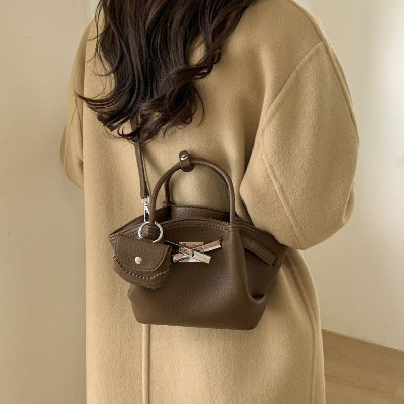 Fashionable Large-capacity Women's Underarm Bag, 2025 New Commuter Handbag, Stylish and Simple Western-style Single-shoulder Vegetable Basket Bag