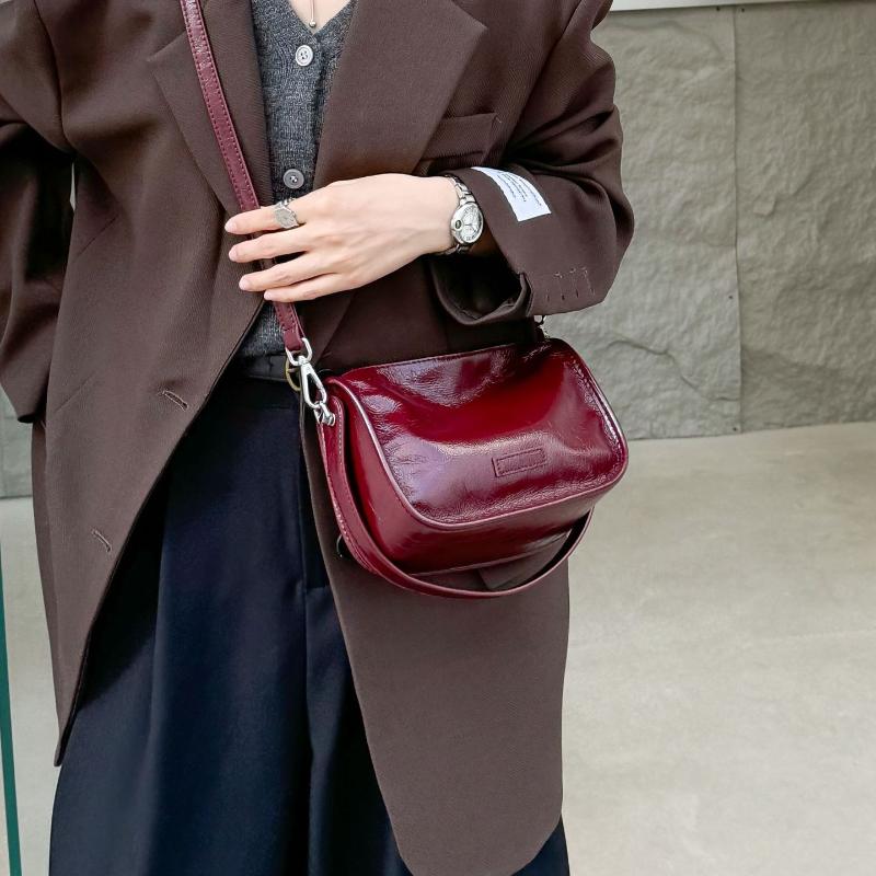 Oil Wax Head Layer Cowhide Single Shoulder Crossbody Women' S Bag Fashionable and Simple Shopping Shell Bag Practical Zipper Soft