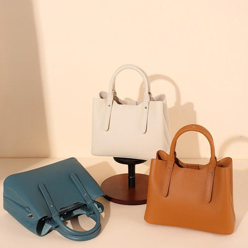 1pc Contemporary Black Real Leather Tote Bag Featuring a Zipper Closure And Lined Edges | Can Be Hand Washed Or Dry Cleaned | Suitable for Everyday Travel And Casual Occasions